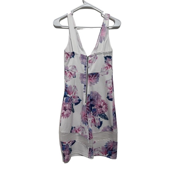 TOBI White Floral Multi Flow With Me Bodycon Mini Dress Medium NWOT - Picture 7 of 8